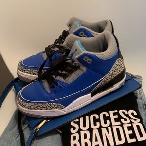 Air Jordan 3 Retro Varsity Royal blue Cement